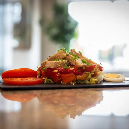 ホテル Zentral Mayoral