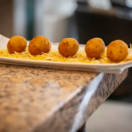 Zentral Mayoral ホテル