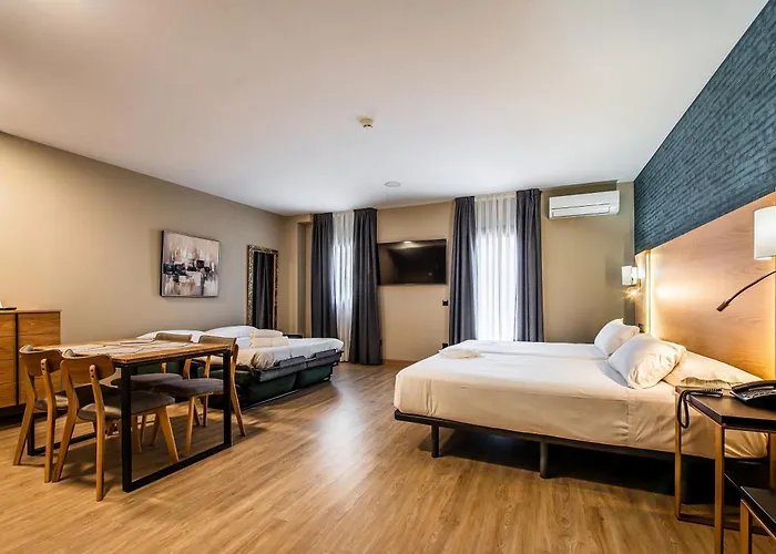 Готель Zentral Mayoral