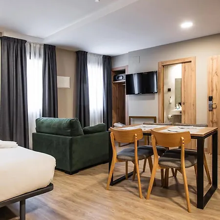 Zentral Mayoral Hotel